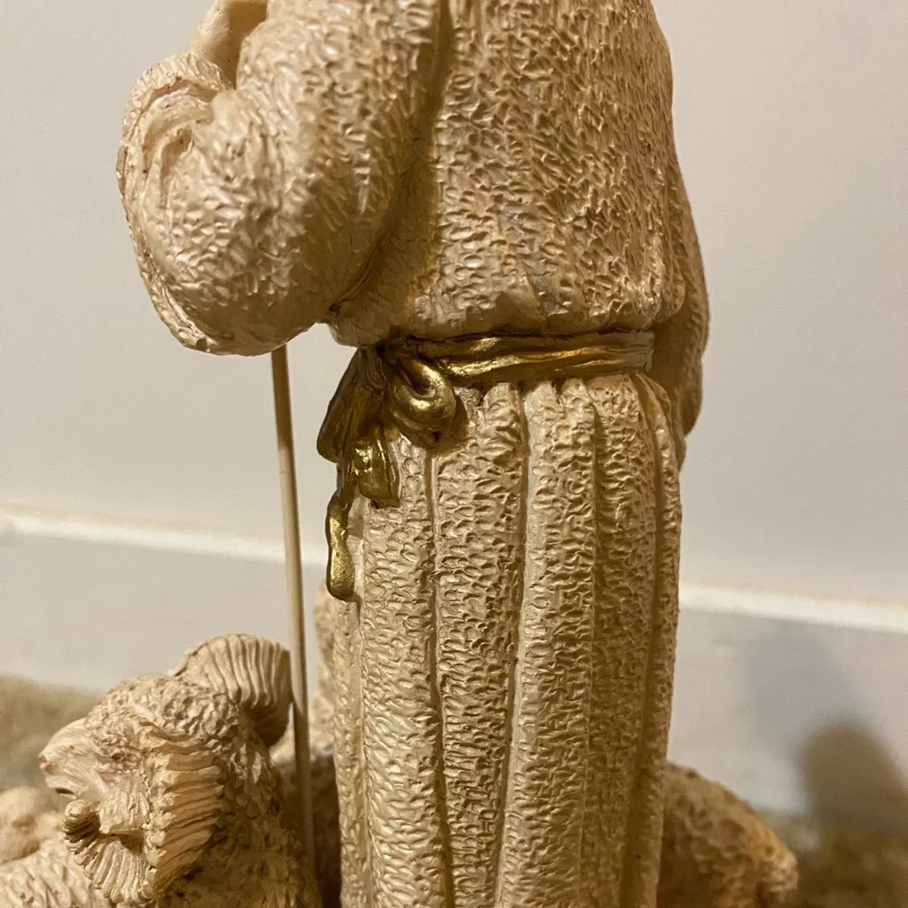 💫 10” Tall Shepherd with Lambs Statue - Picture 4 of 12